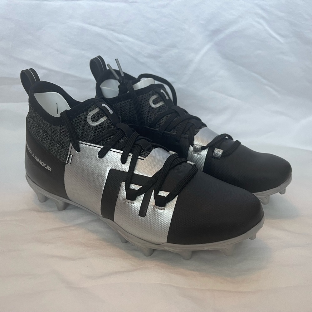 Boys size 5.5 Under Armour Football Cleats - new in box
